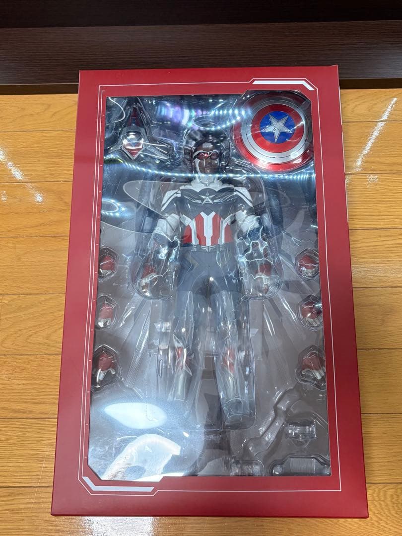 ホットトイズ　ファルコン &ウィンターソルジャー　2体セット