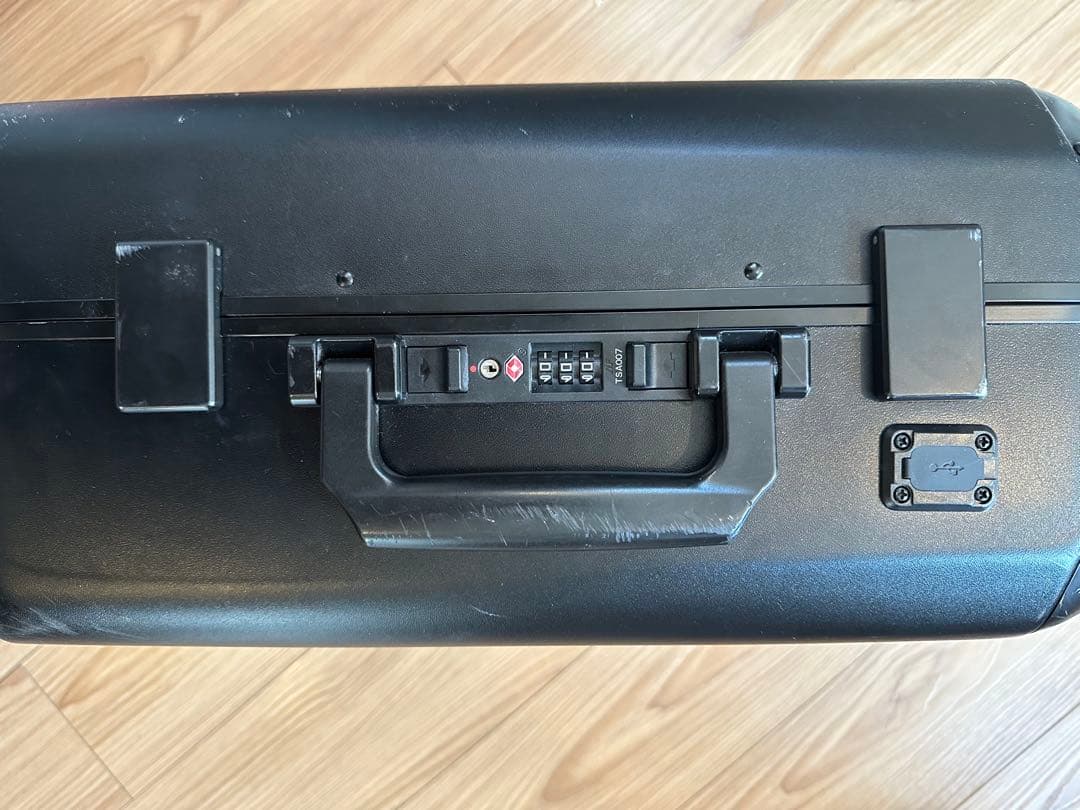 Yontory　機内持ち込み可 スーツケース「SOLGAARD」ブラック