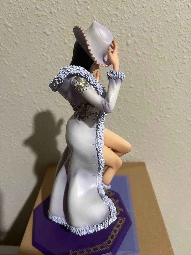 ミスオールサンデー　POP ワンピース　フィギュア　ニコロビン