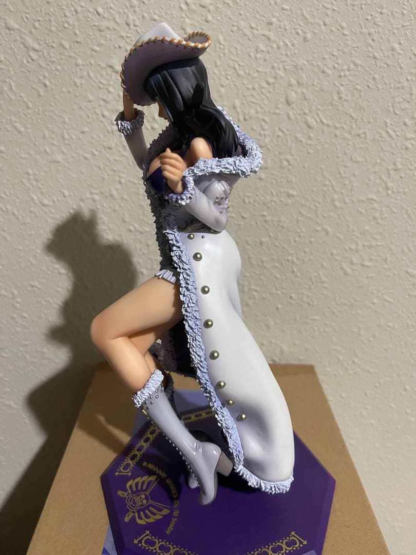 ミスオールサンデー　POP ワンピース　フィギュア　ニコロビン