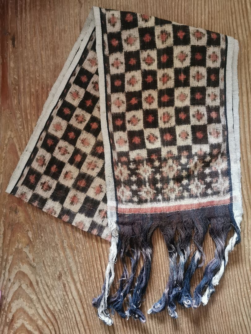 アンティーク 手染手織布 ダブルイカット バリ島グリンシン 無病息災歯のモチーフ