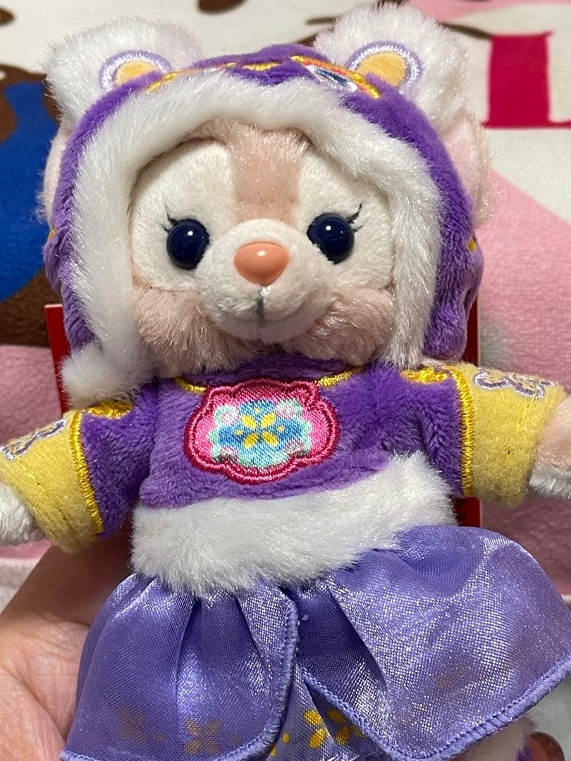 上海ディズニーランド  2022正月寅年 リーナベル とキーチェーン　 写真の子