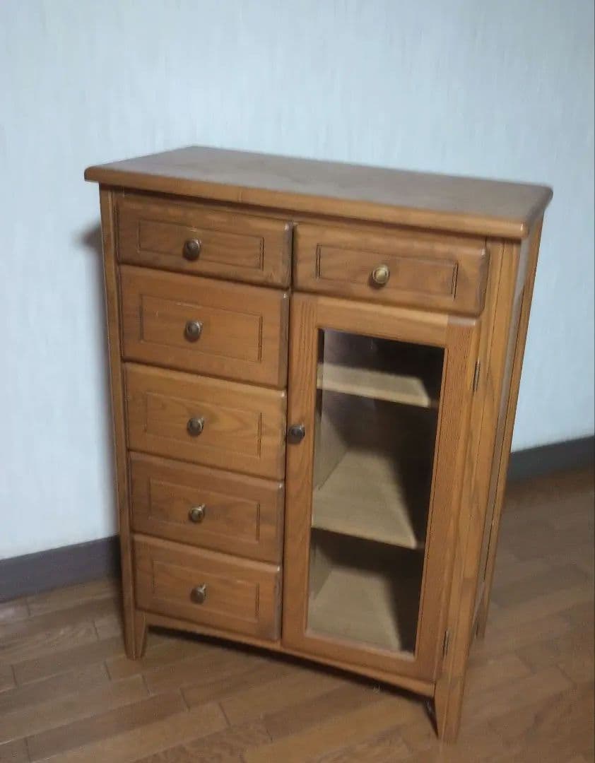 【木製キャビネット】ガラス扉　 脚付きリビングキャビネット　収納家具