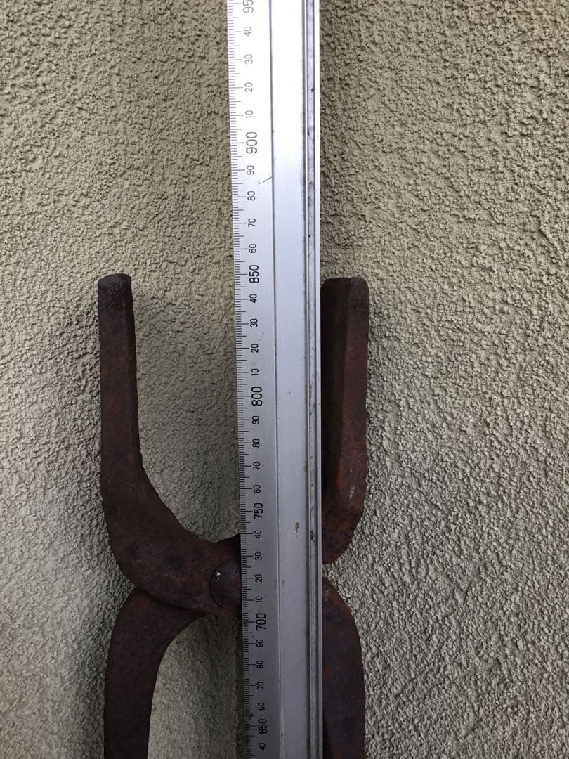 すごく大きな昔の道具