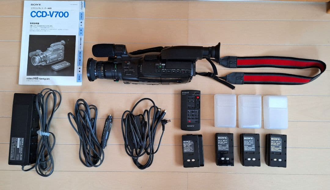 【メルカリ便】ビデオカメラ　SONY　CCD-V700