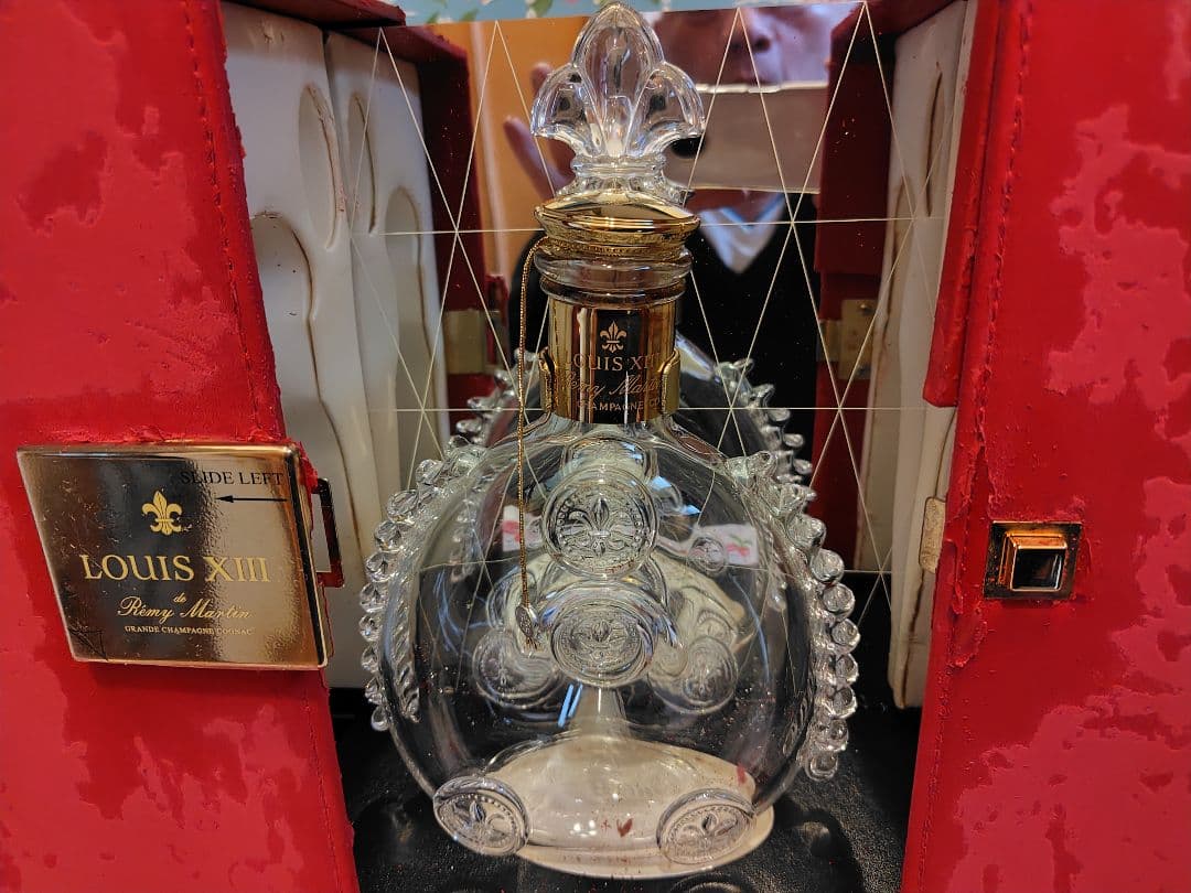 【空瓶】レミーマルタン　最高級品　ルイ１３世　鏡張り　専用箱付き