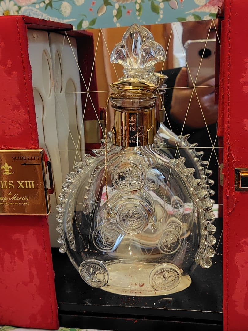 【空瓶】レミーマルタン　最高級品　ルイ１３世　鏡張り　専用箱付き