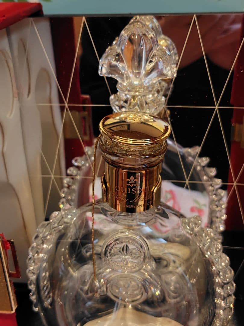 【空瓶】レミーマルタン　最高級品　ルイ１３世　鏡張り　専用箱付き