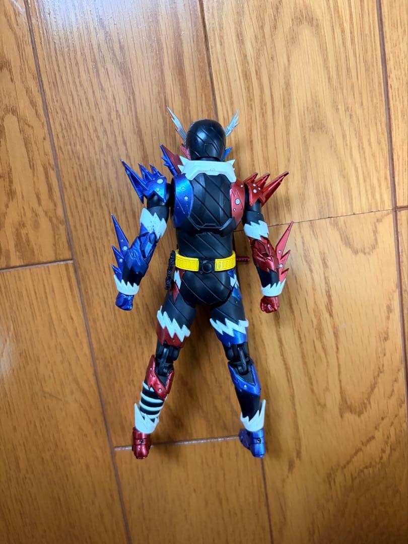 S.H.Figuarts 仮面ライダー ビルド ラビットタンクスパークリング