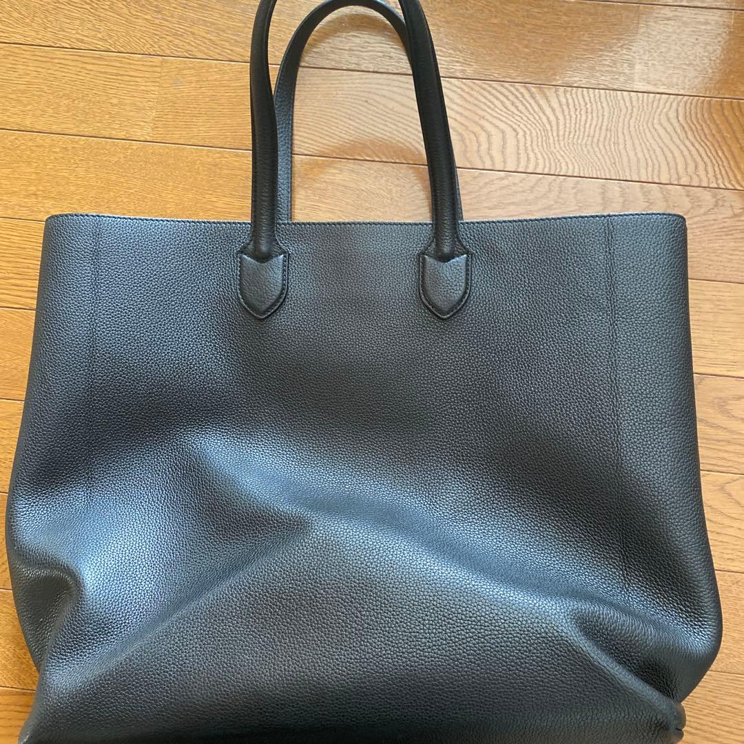 BURBERRY ブラックレザートートバッグ