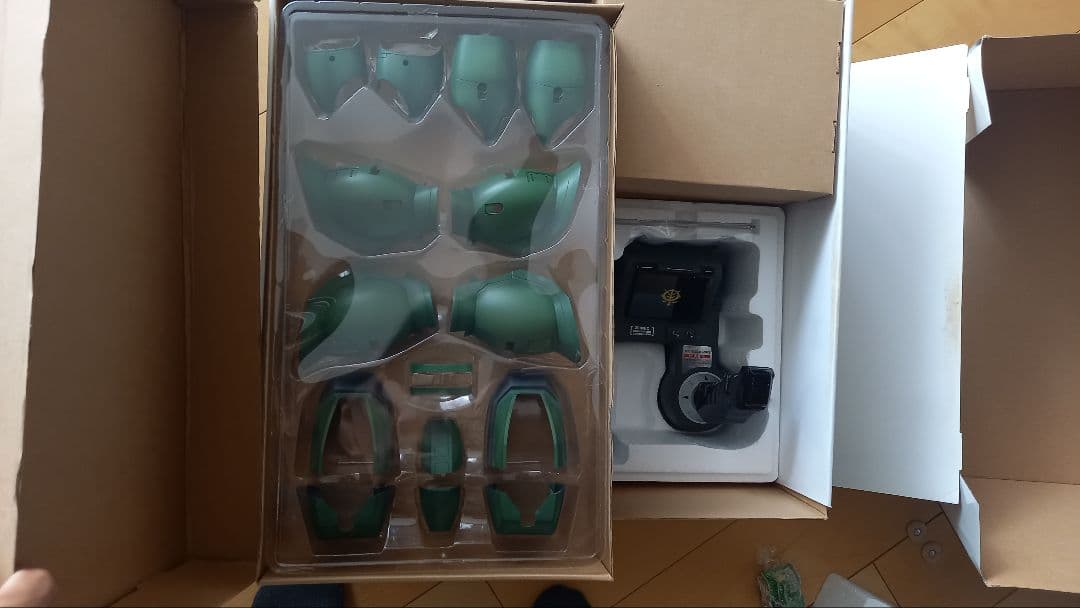 BANDAI RC テックロイド MS-06F ザク Ⅱ　ラジコン