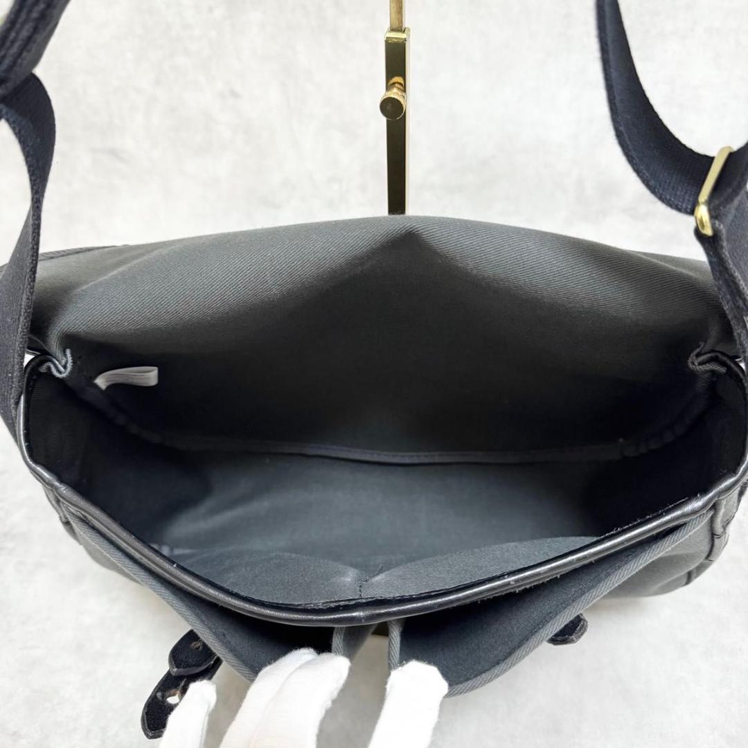 arata Brady アリエルトラウト スモール チャコール ショルダー