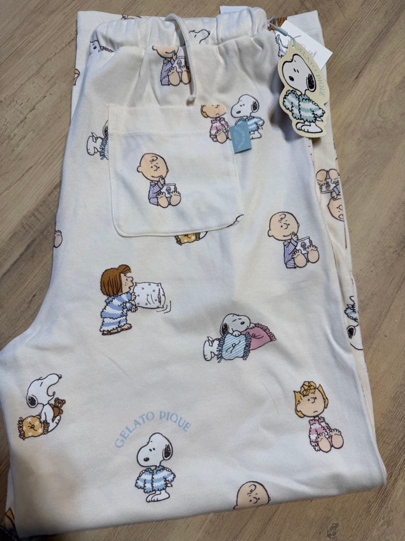 【最終お値下げ】ジェラートピケ　スヌーピー　総柄パンツ