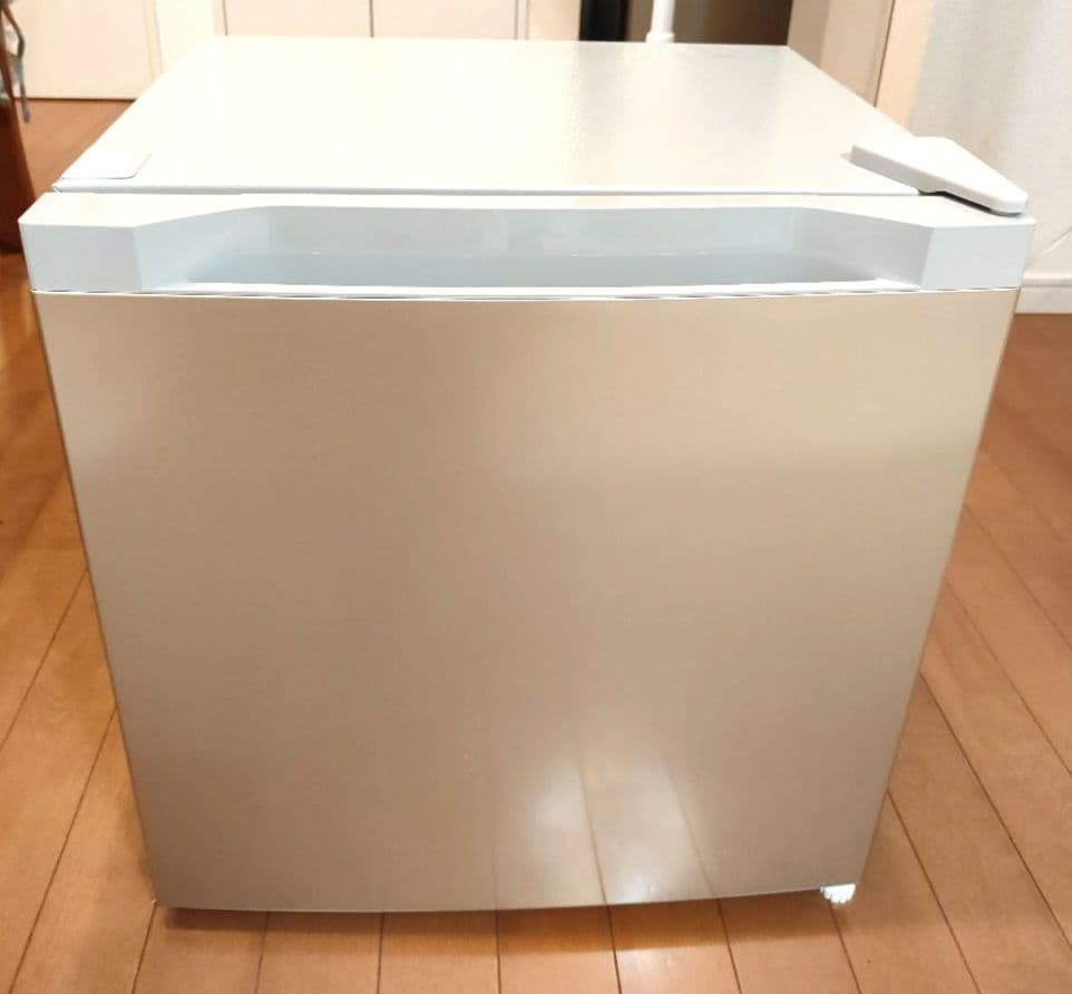 【美品】小型冷凍庫　2024年製 アイリスオーヤマPF-A31FD-N【取説付】