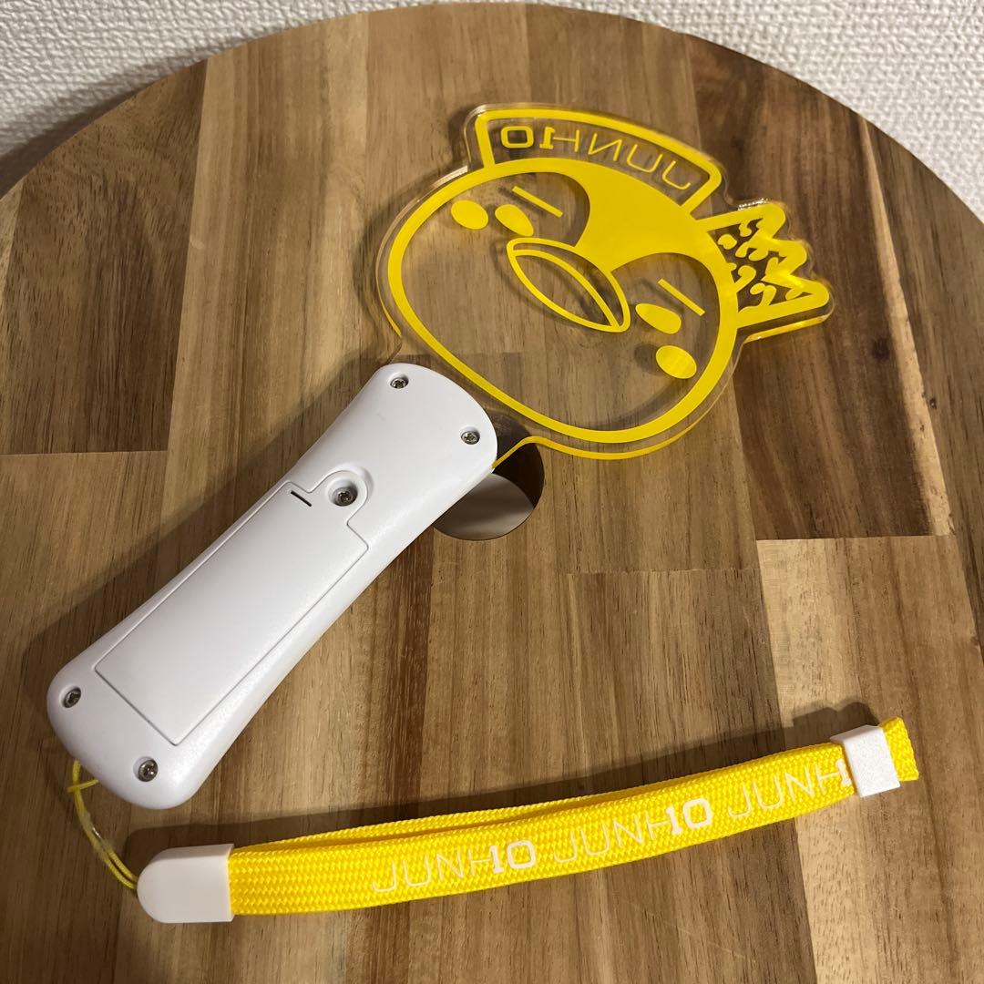 2PM JUNHO ジュノ　ペンライト イエロー ペンペン　皇帝ペンペン