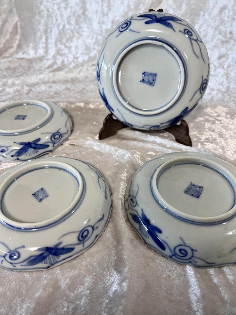 金彩色絵花草紋輪花小皿　伊万里焼　明治　４枚組