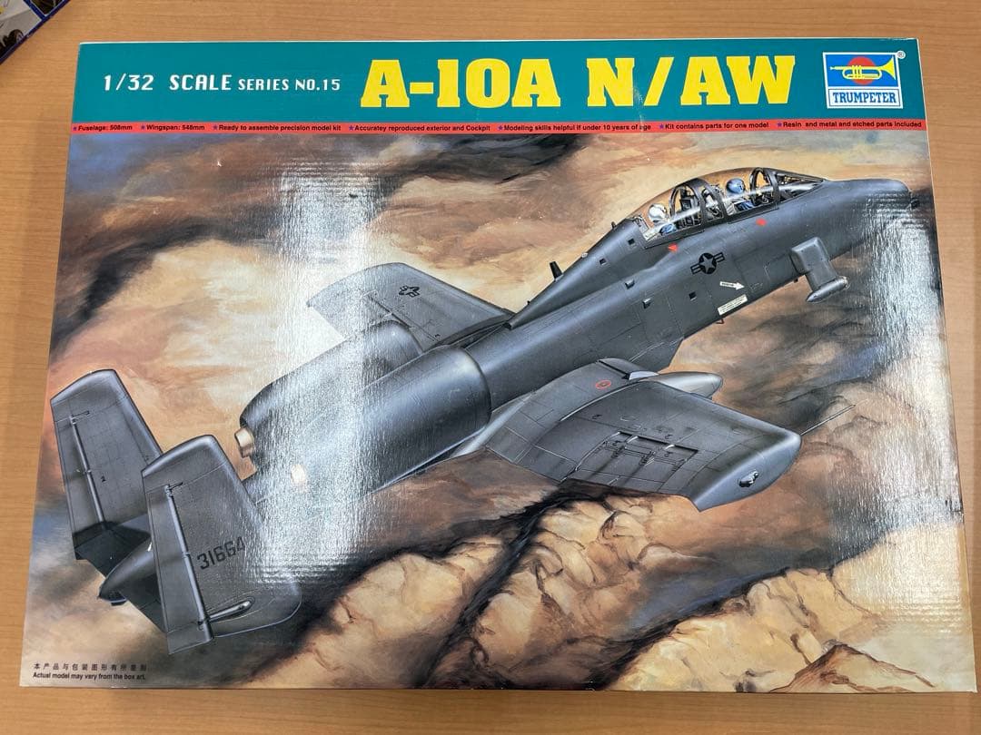 TRUMPETER A-10A N/AW 1:32スケール