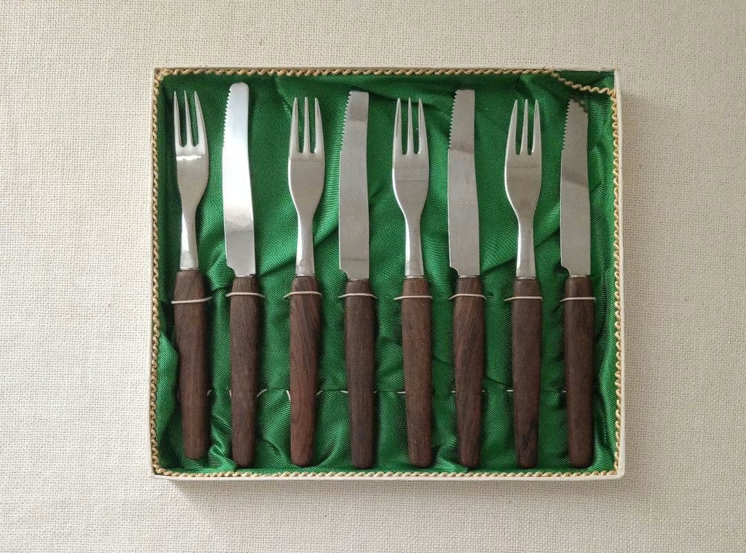 ドイツ・ゾーリンゲン／チークハンドルのフォーク＆ナイフ 8本セット／ヴィンテージ