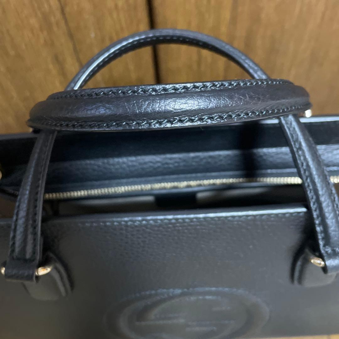 GUCCI ブラックレザーショルダーバッグ