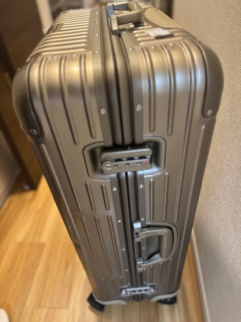 正規品　RIMOWA リモワ　オリジナル チェックインL チタニウムスーツケース