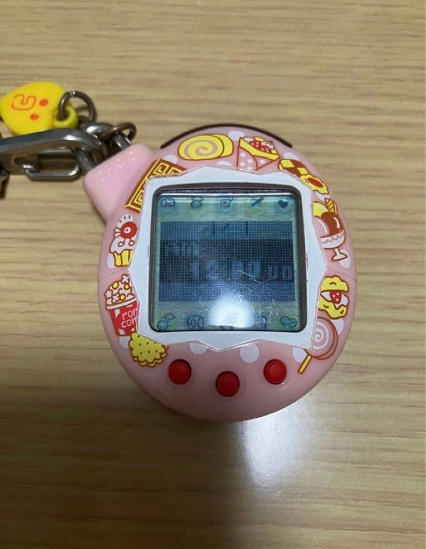 いぇー!ふぁみりーイロイロ!たまごっちプラス ふぁみたまおやつ