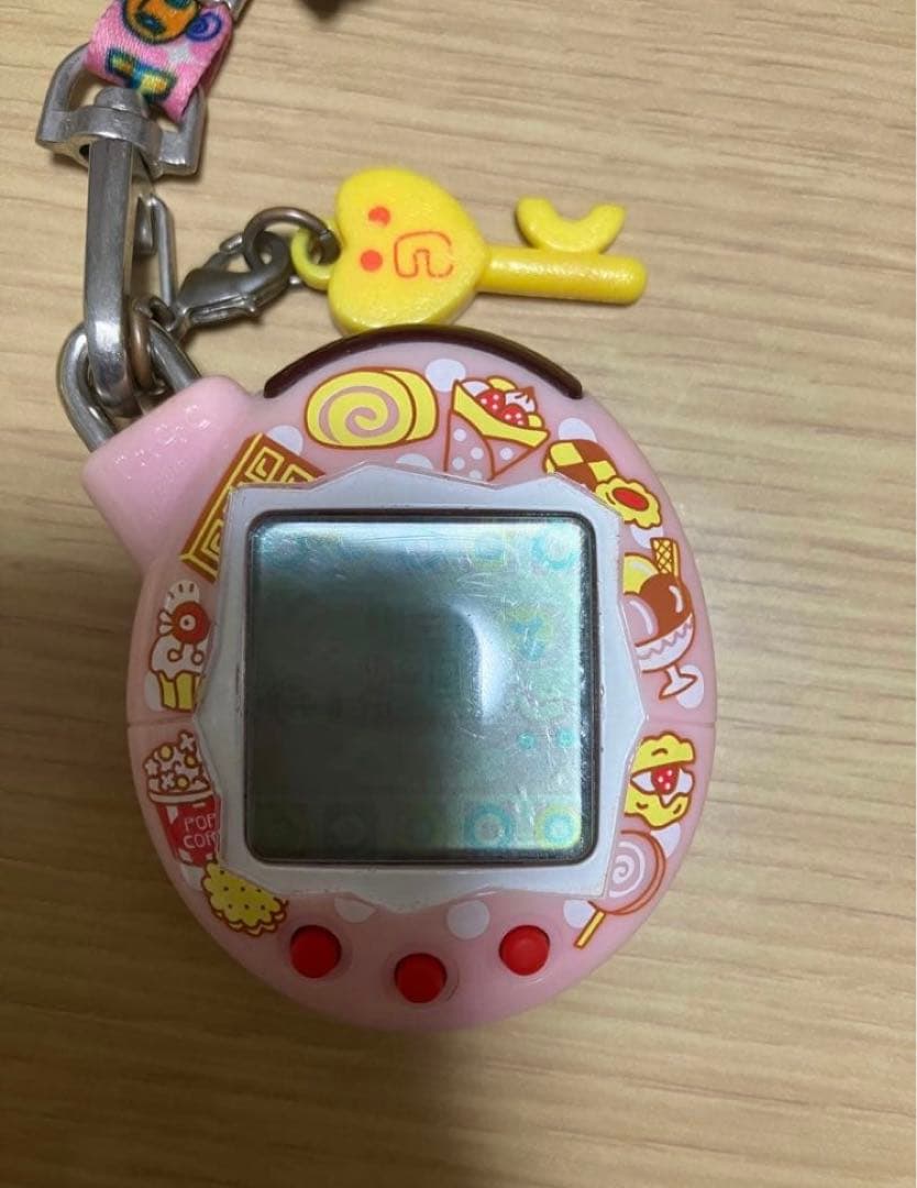 いぇー!ふぁみりーイロイロ!たまごっちプラス ふぁみたまおやつ