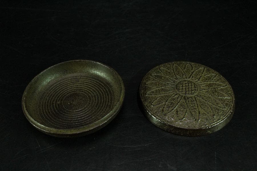 菊紋 香合 釜師 盛久 共箱(K-YC377)