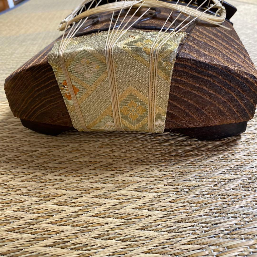 お琴　和楽器　くり甲　綾杉彫　【直接引き取り可能】 【送料込み条件有り】専用台付