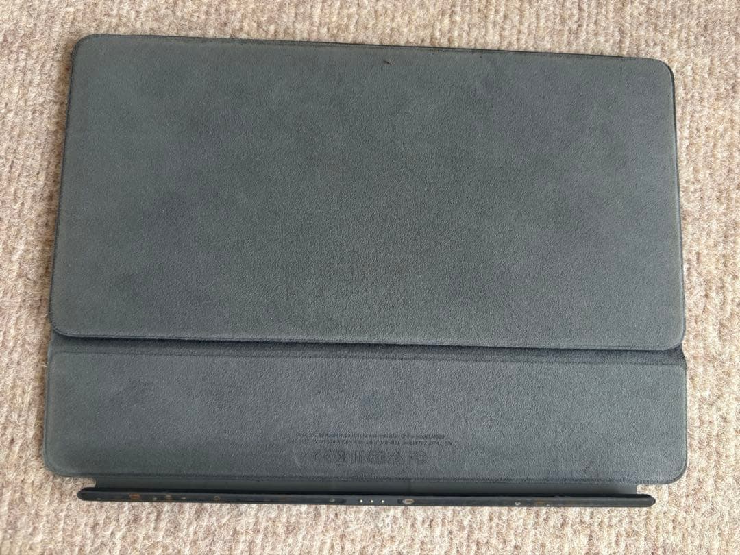 Apple　純正　smart keyboard　スマートキーボード　A1829