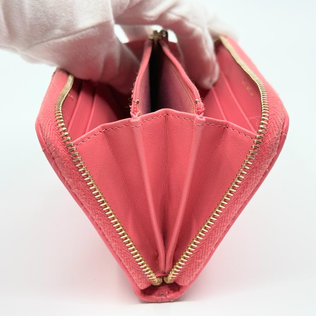 CHANEL シャネル　コンパクトウォレット　CHANEL 19　ディズヌフ