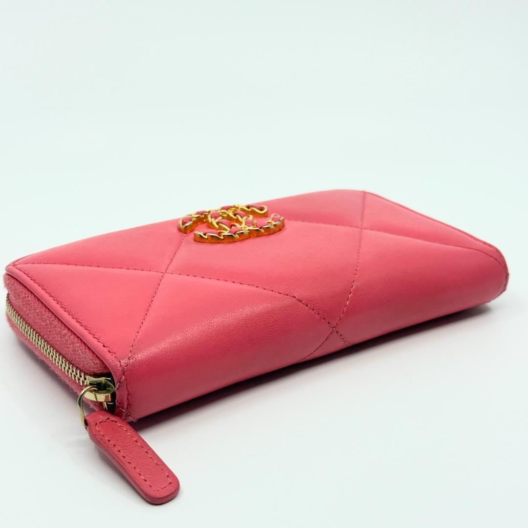 CHANEL シャネル　コンパクトウォレット　CHANEL 19　ディズヌフ