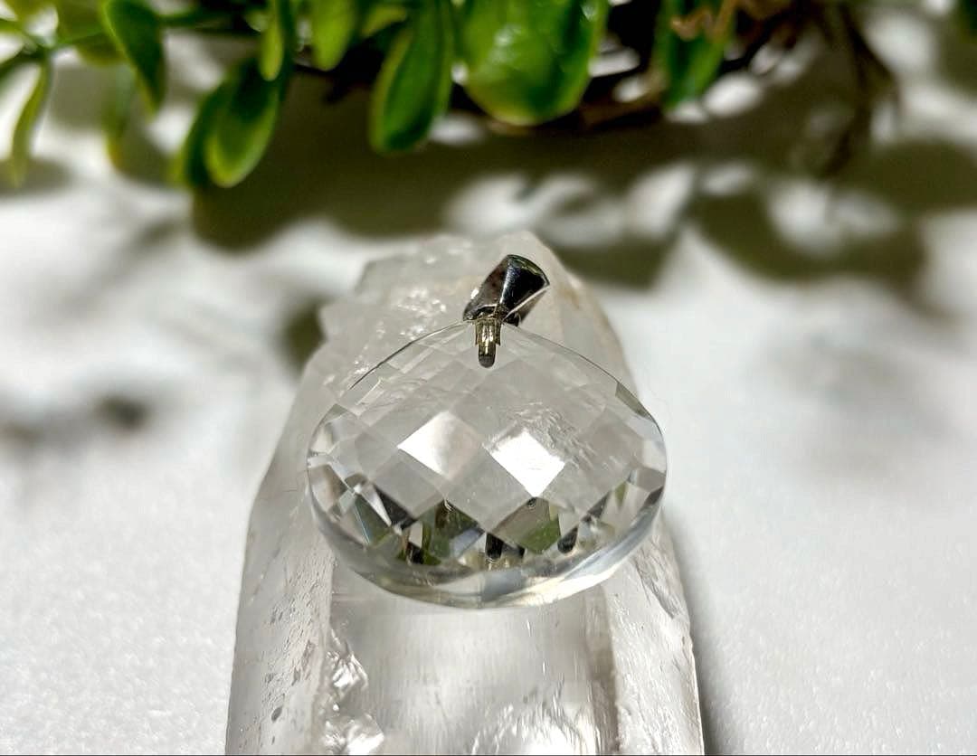 夢幻品質　ヒマラヤ幻の聖山　カイラス水晶のプレミアムミラーカットペンダントトップ