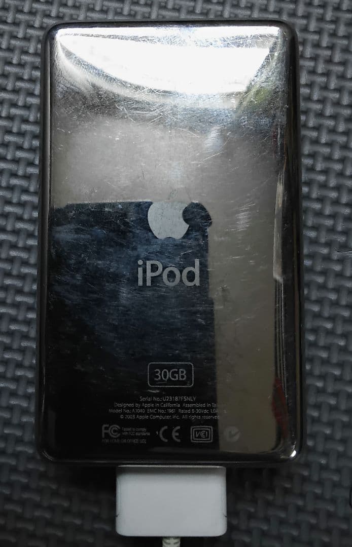 Apple iPod 30GB FireWireケーブル付き（ジャンク）