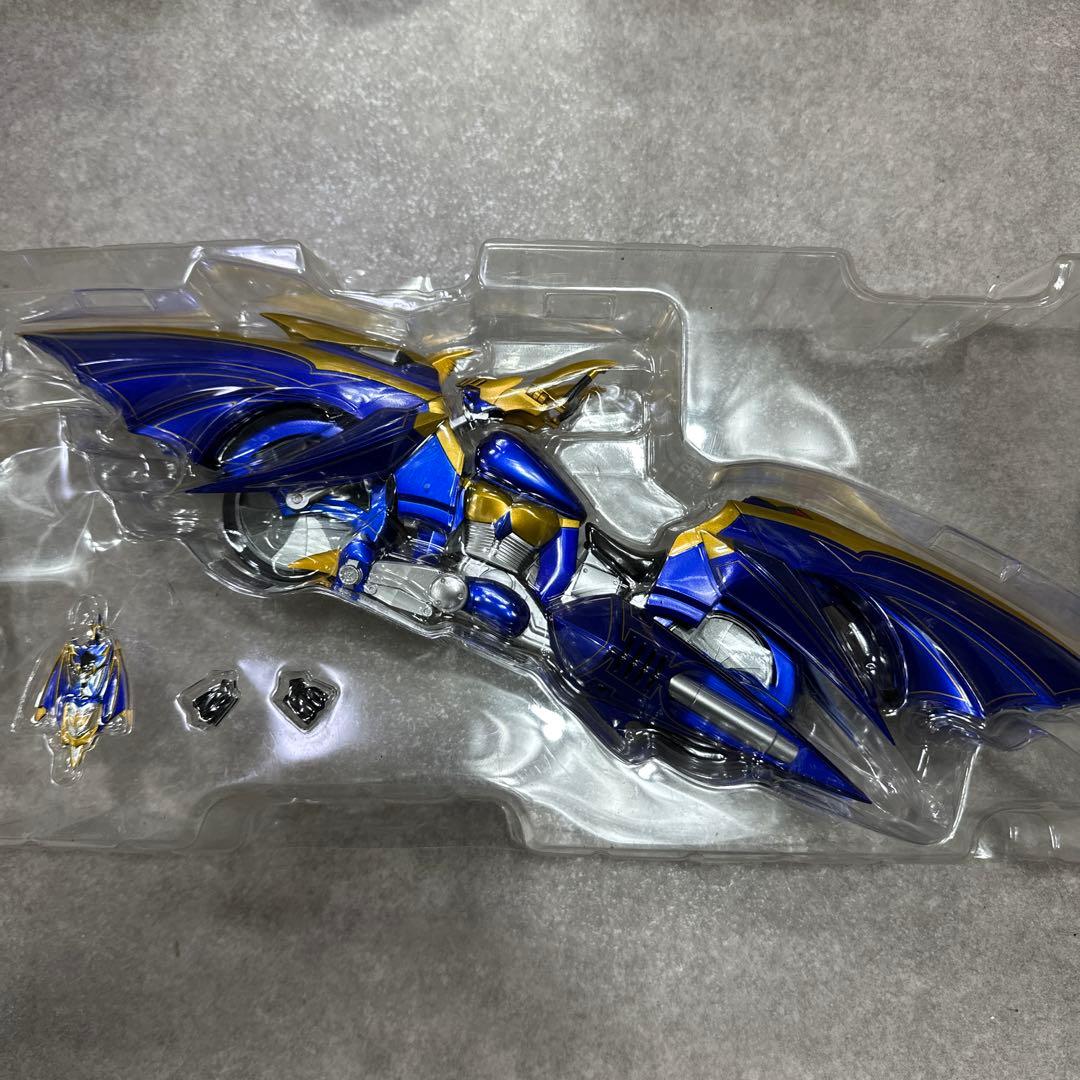 未組立 S.H.Figuarts 仮面ライダーナイト サバイブ ダークレイダー