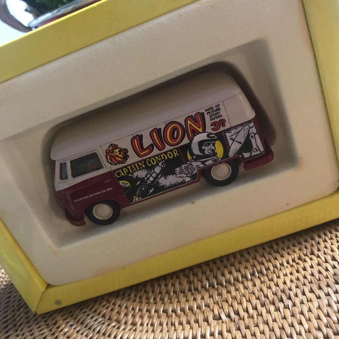 ワーゲンバスミニカー　CORGI社　シリアルナンバーあり