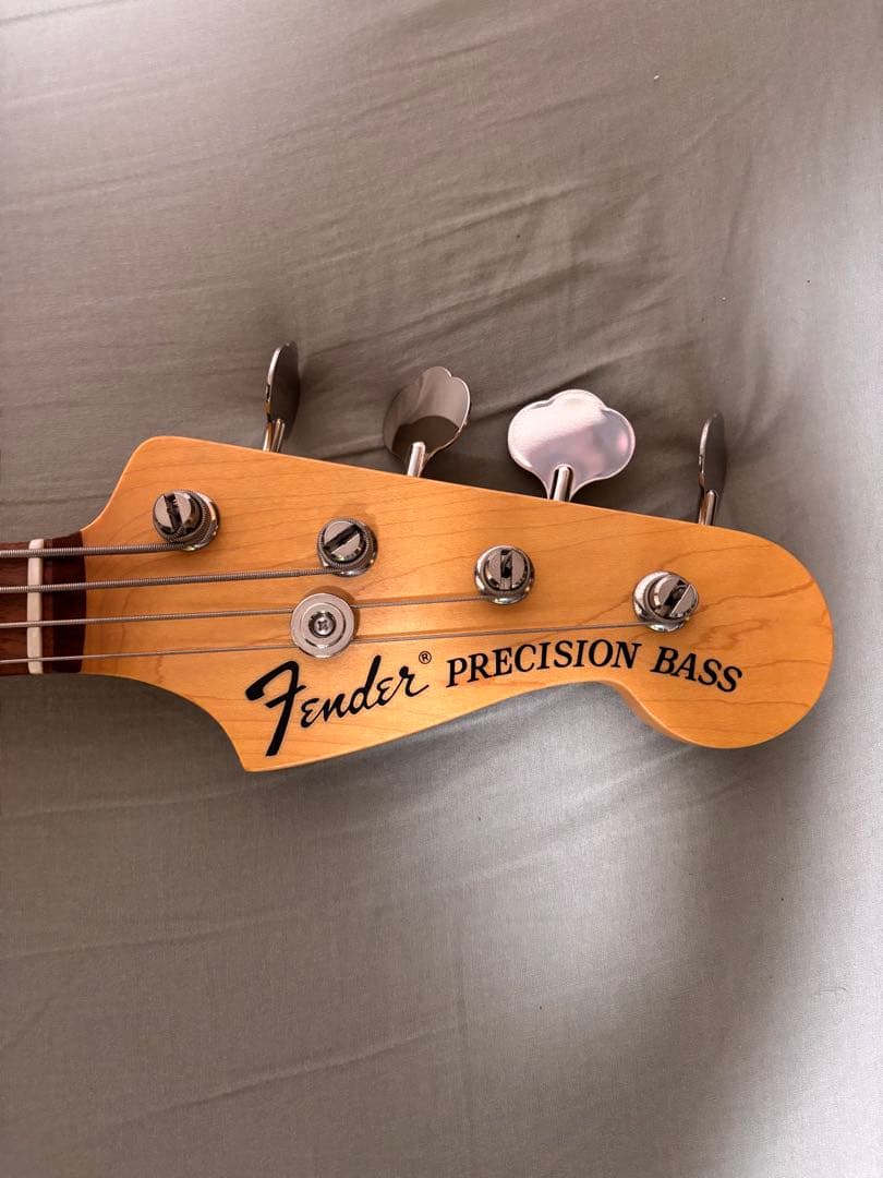ベース SCANDAL TOMOMI PRECISION BASS [Fender]