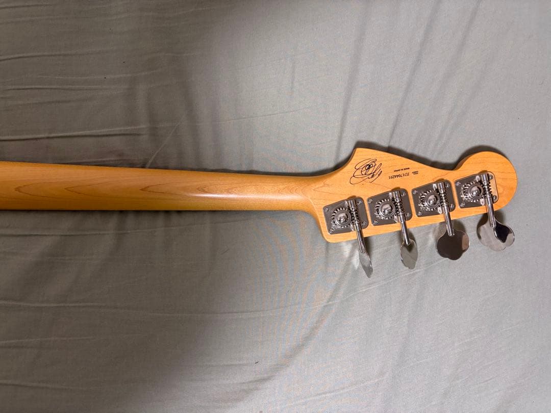 ベース SCANDAL TOMOMI PRECISION BASS [Fender]