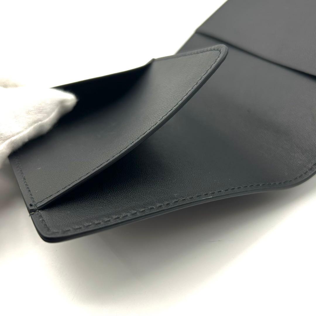 サルヴァトーレフェラガモ 二つ折り 手帳カバー ロゴ パスポートケース