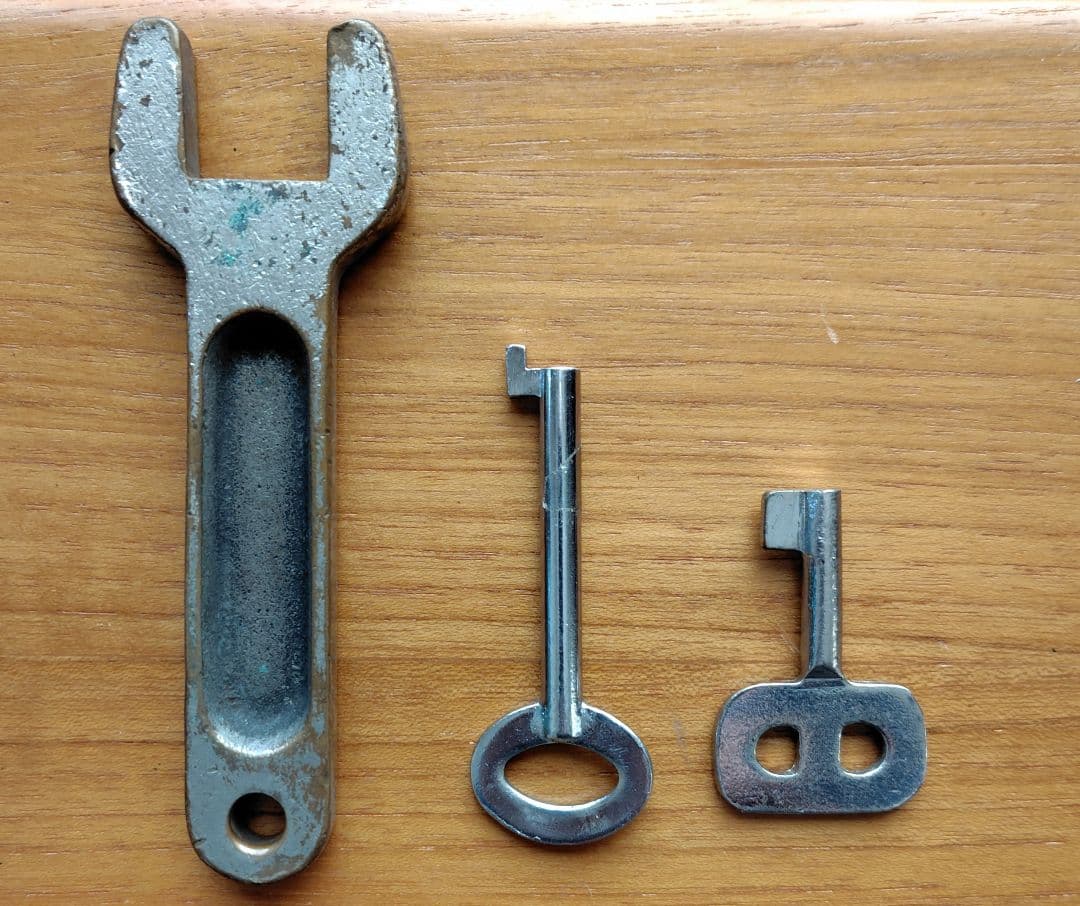 鉄道部品レバーハンドと鍵セット