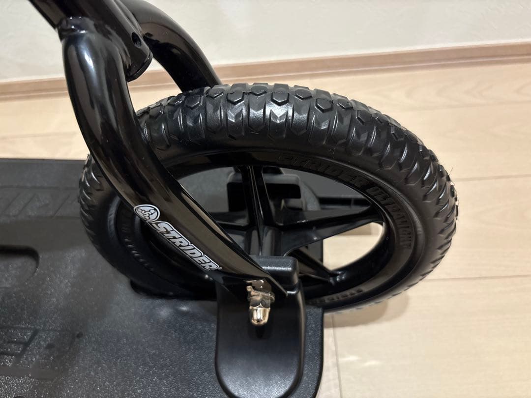 ロッキングストライダー 12インチ グリーン ロッキングベース付き