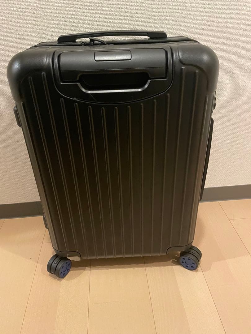 RIMOWA リモワ　スーツケース　キャビン　約33L 機内持ち込み可