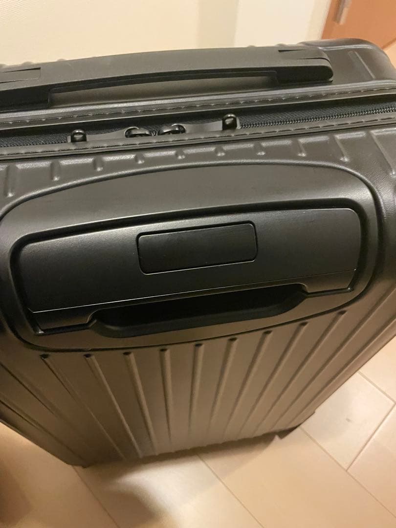 RIMOWA リモワ　スーツケース　キャビン　約33L 機内持ち込み可