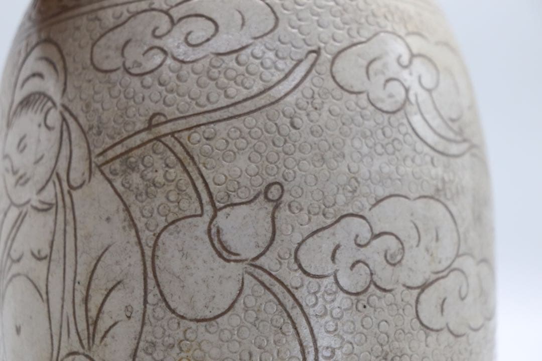 中国　磁州窯　人物紋瓶　送料込み0725