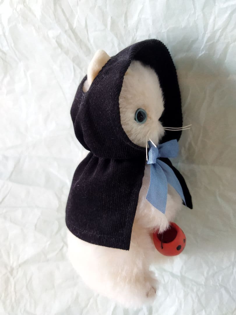 ⭐︎もも⭐︎ハロウィン黒マントの白ねこさん　Paricoさま　アーティストベア