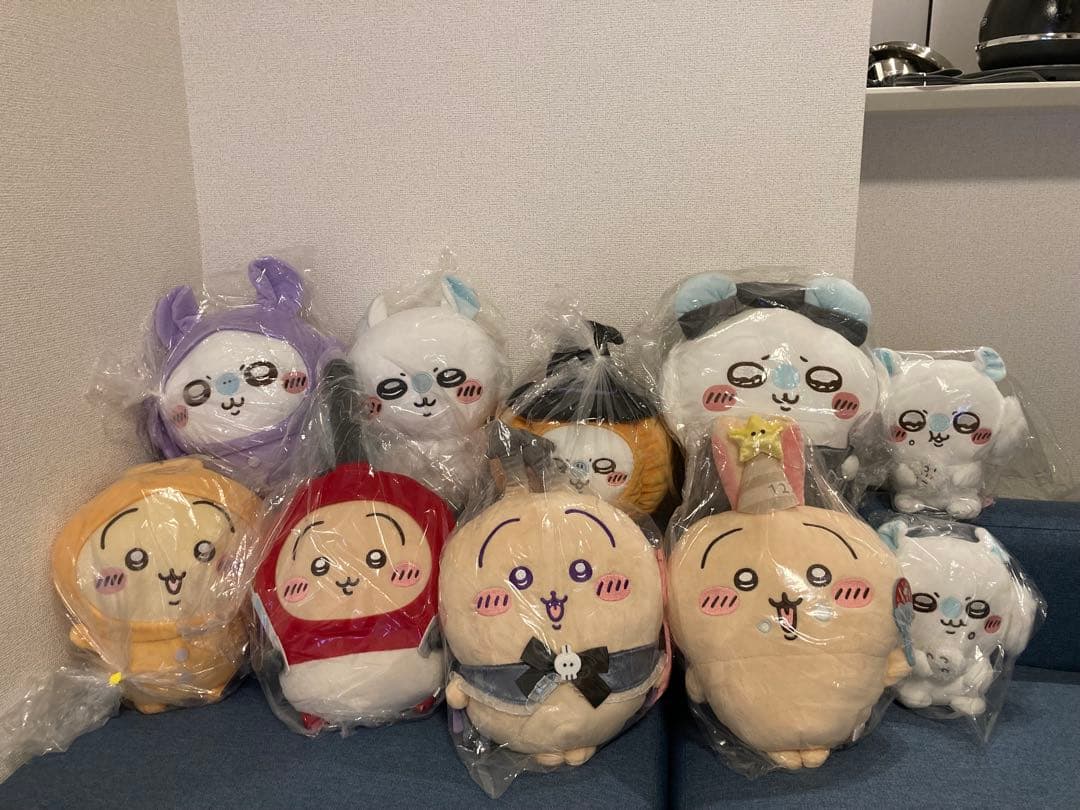 ちいかわBIGぬいぐるみ　10点セット　うさぎ　モモンガ　パジャマ　誕生日