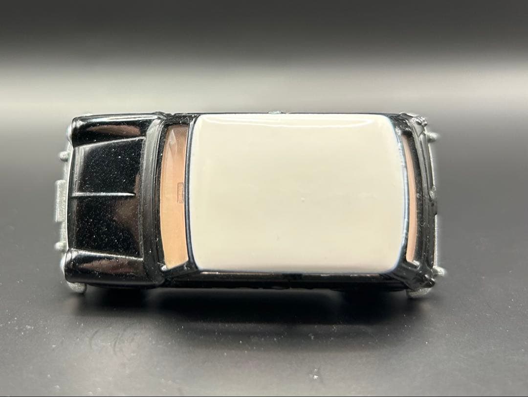 tomica ミニクーパーS トラフィック　POLICE 日本製　ミニカー