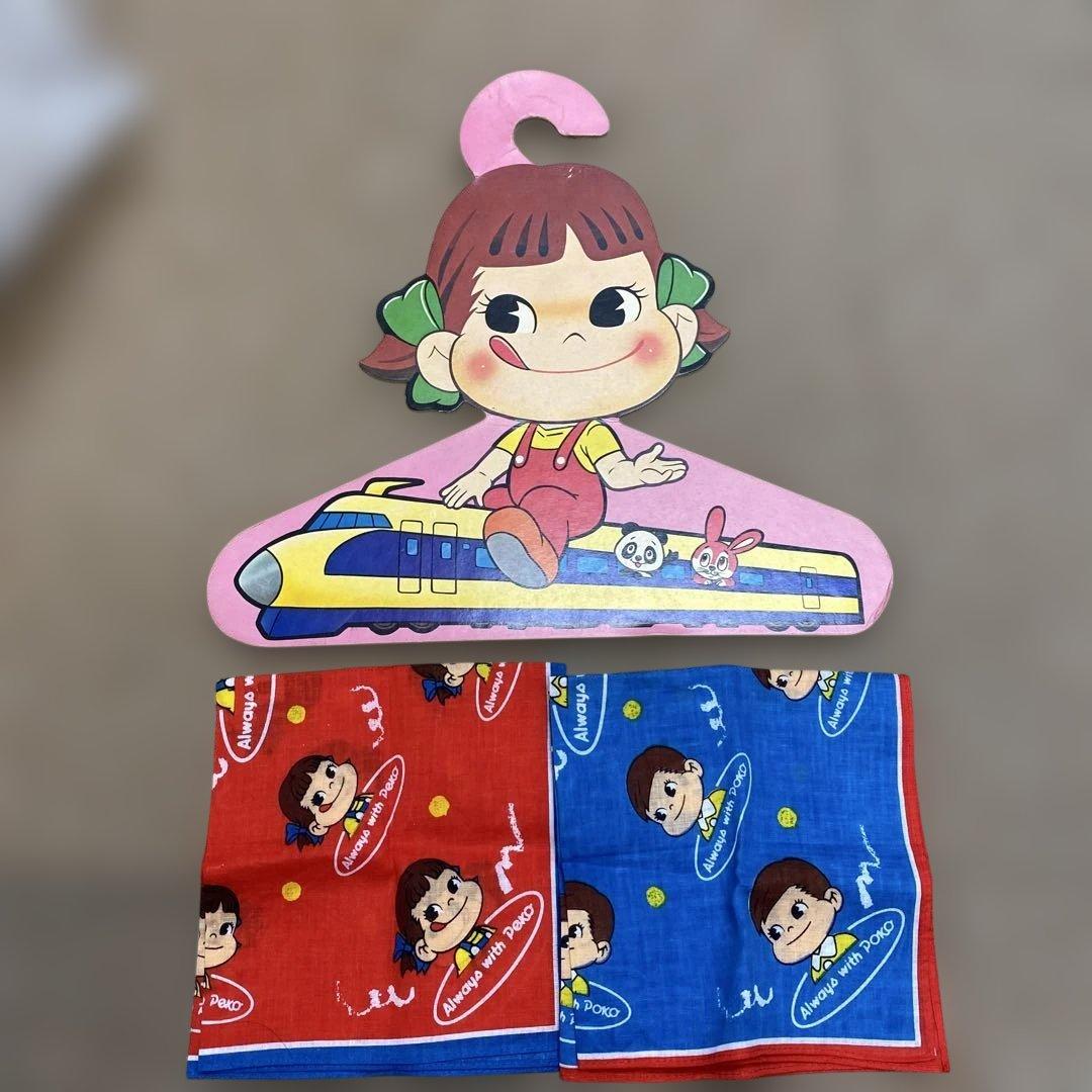 ぺこちゃん　紙ハンガー　ハンカチ（赤・青）セット