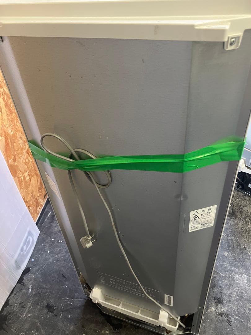 大阪引取限定　SHARP ノンフロン冷蔵庫 SJ-14E7-KW 137L