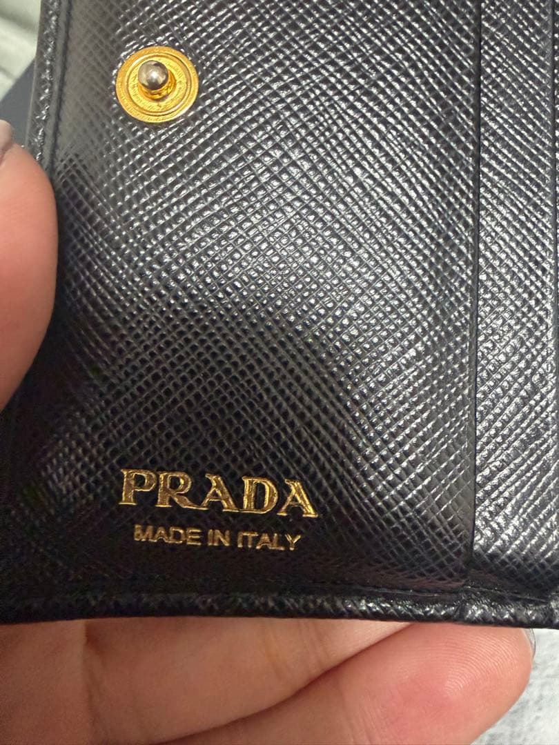【早い者勝ち】PRADA ブラック 二つ折り財布
