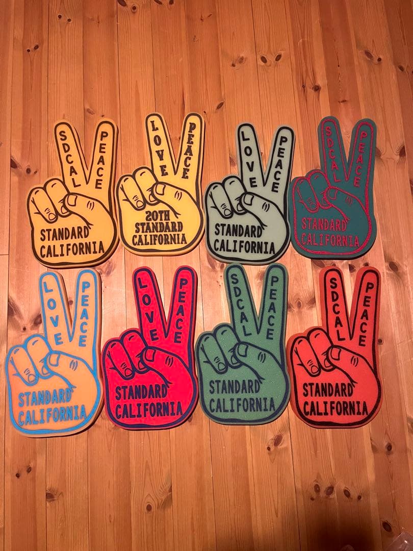 ウ*！様 スタンダードカリフォルニア　グリーンルーム限定　ピースサイン